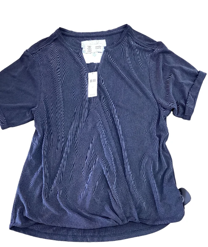 Top Short Sleeve By Anthropologie In Grey, Size: Xs